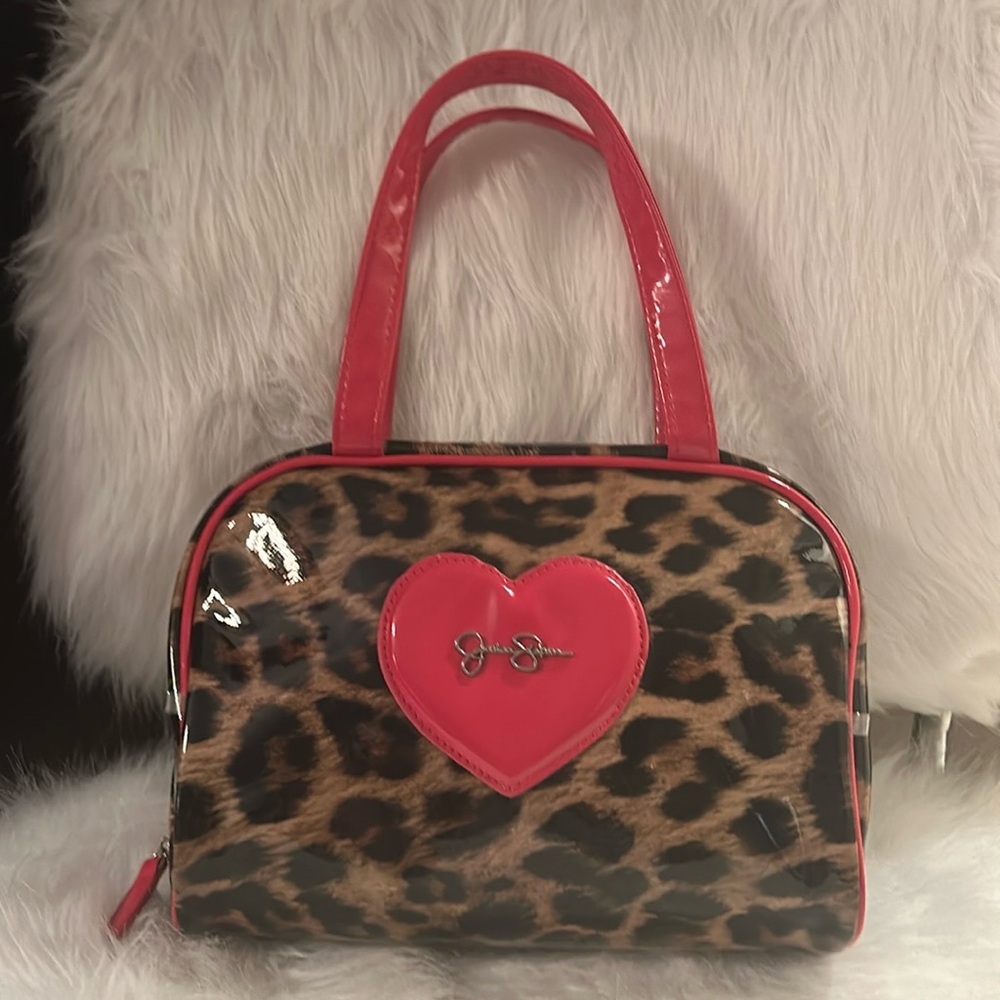 JESSICA SIMPSON MAKEUP/TOILETRY PATENT BAG